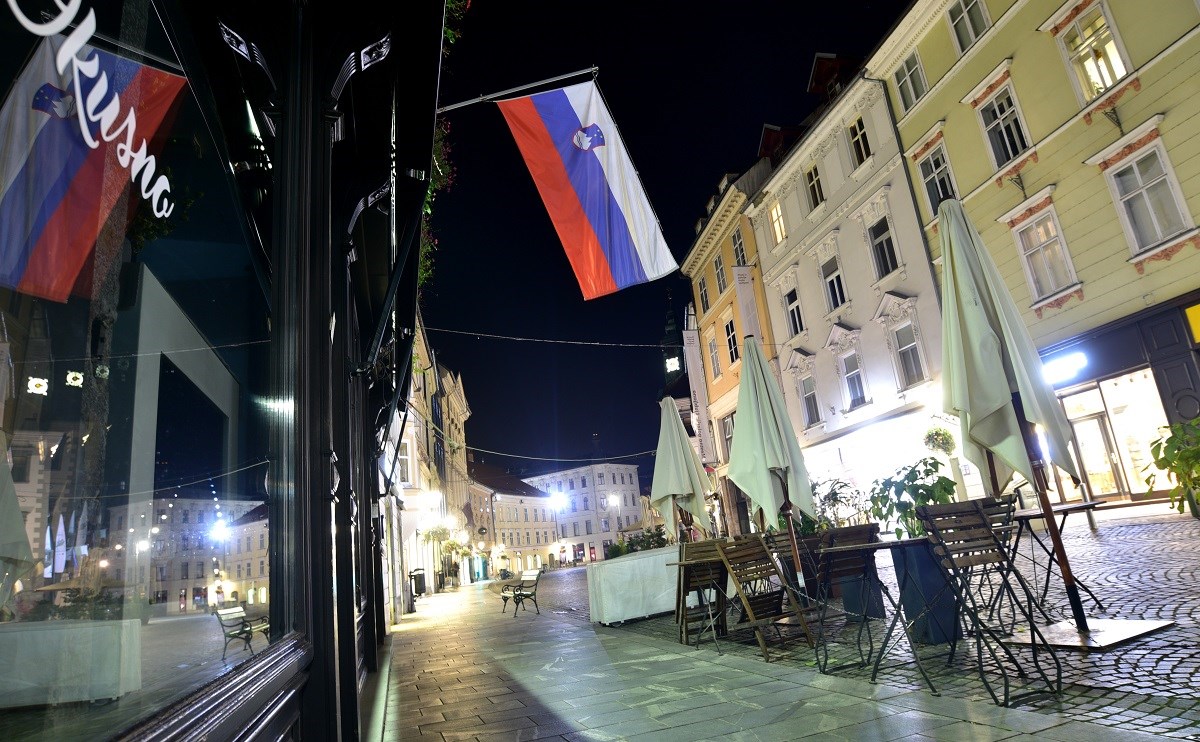 U Sloveniji od danas zatvaranje trgovačkih centara, restorana, hotela, vrtića