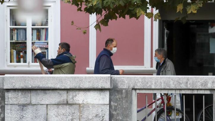 U Sloveniji se od danas ponovo otvaraju veće prodavnice