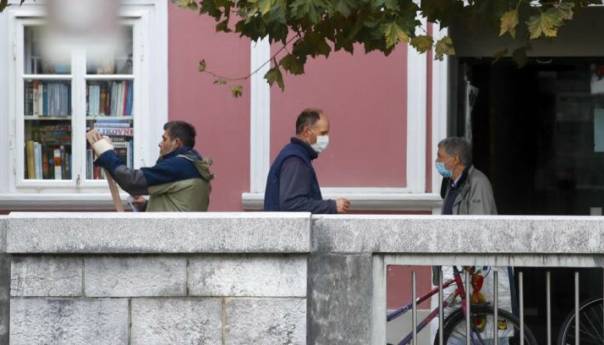 U Sloveniji se od danas ponovo otvaraju veće prodavnice