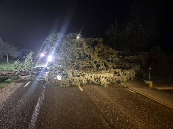 U Sloveniji zatvorene škole i vrtići, mnogi građani nemaju struju