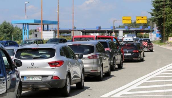 U Sloveniju se iz Hrvatske u zadnja tri dana vratilo 60.000 građana