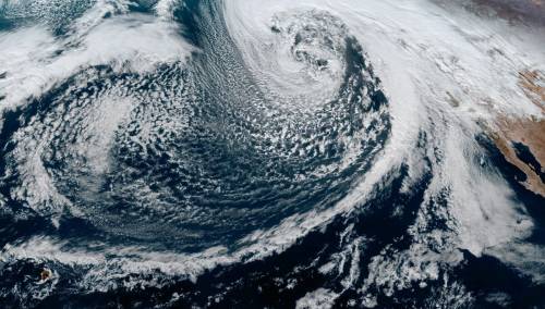 U snažnoj oluji u Kaliforniji poginulo dijete, deseci hiljada ljudi ostali bez struje