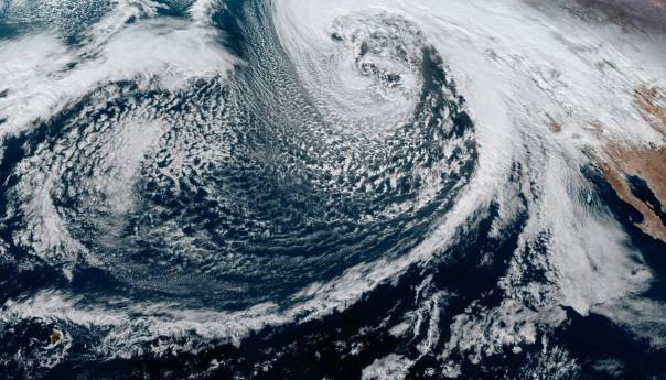 U snažnoj oluji u Kaliforniji poginulo dijete, deseci hiljada ljudi ostali bez struje