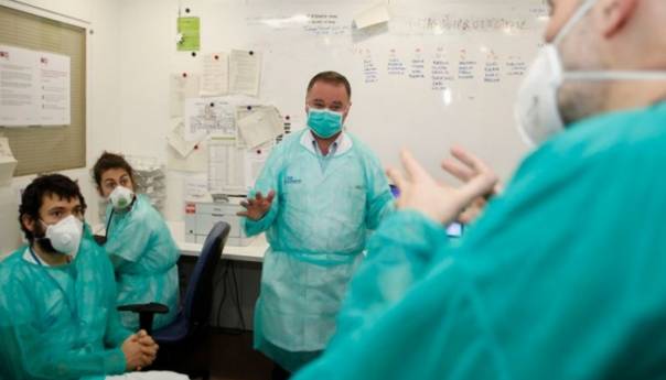 U Španiji registrovano novih 3.715 slučajeva