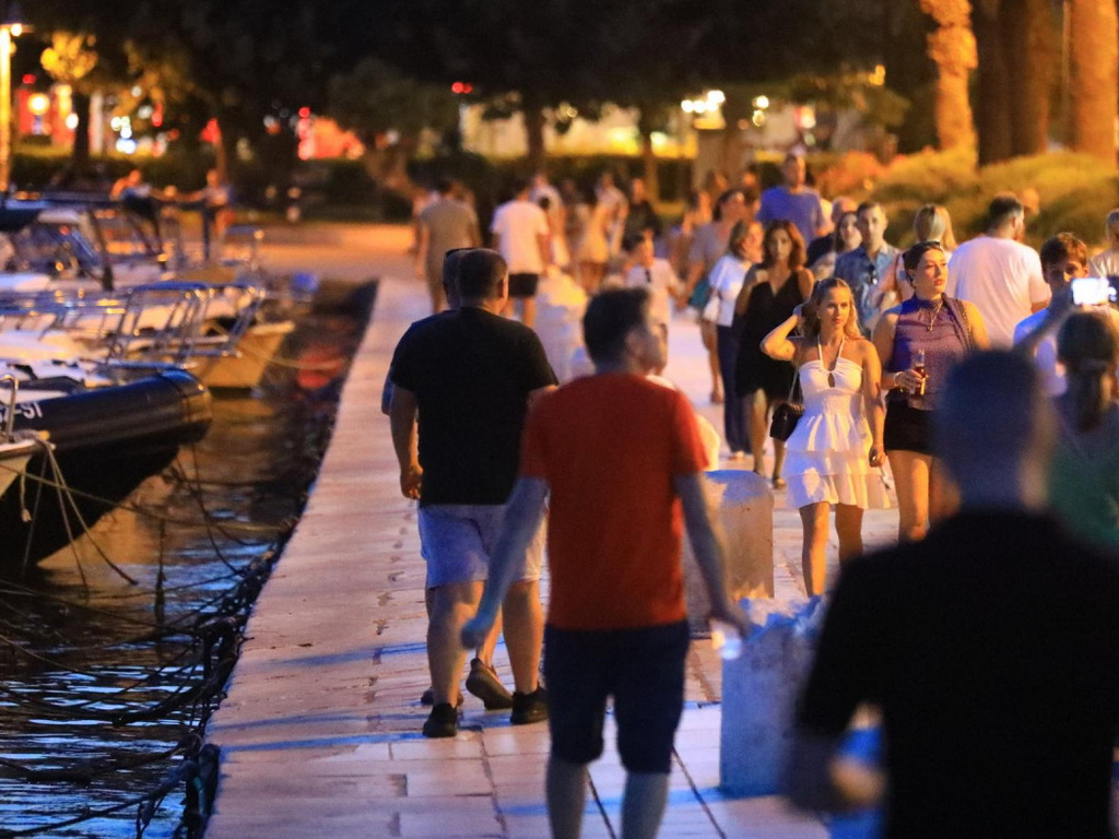 U Splitu stupila na snagu zabrana prodaje alkohola iza 21 sat