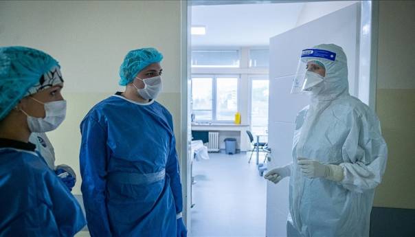 U Srbiji 7.696 novozaraženih, umrlo 57 osoba