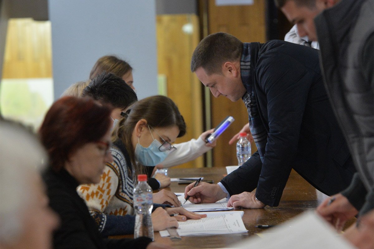 U Srbiji do 14 sati glasovalo 30,4 posto birača