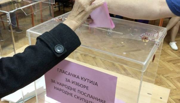 U Srbiji do 15 sati glasala trećina birača