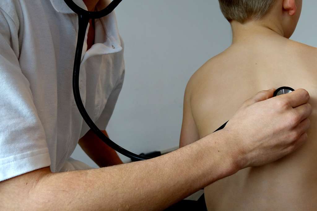 U Srbiji moguć produžetak zimskog raspusta zbog virusa RSV, gripe i hripavca