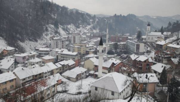 U Srebrenici na pojedinim mjestima stanovništvo bez struje