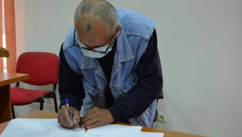 U Srebrenici potpisani ugovori o dodjeli stambenih kontejnera