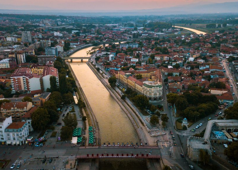 U stanu u Nišu pronađena dva tijela