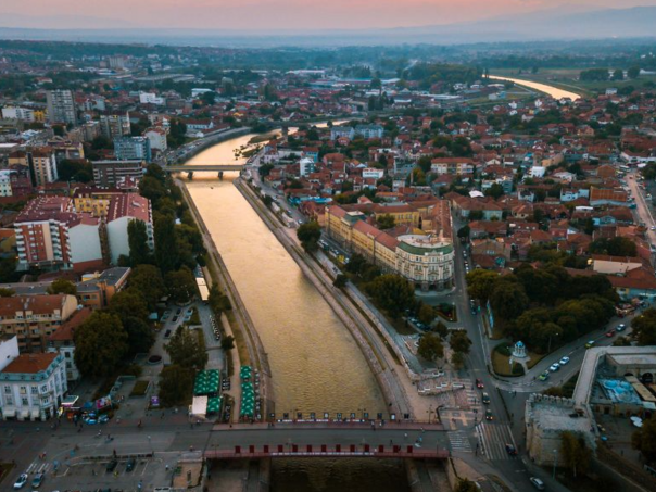 U stanu u Nišu pronađena dva tijela