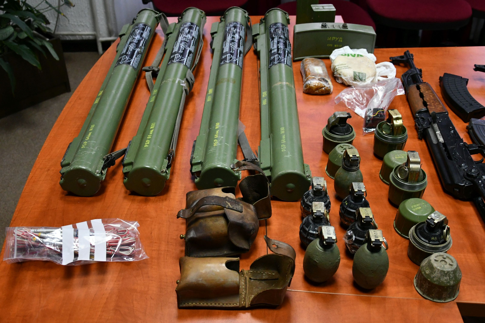U stanu u sarajevskom naselju Pofalići pronađen arsenal oružja i droga