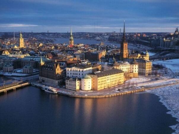 U Stokholmu osvanule nacističke zastave na Hitlerov rođendan