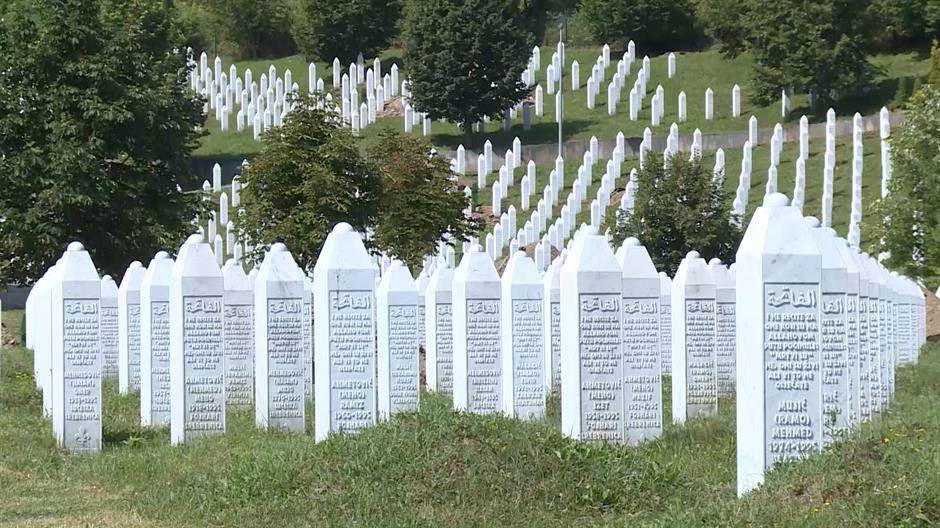 U Strategiji nema ni riječi o hiljadama potjernica koje je Srbija raspisala protiv građana BiH