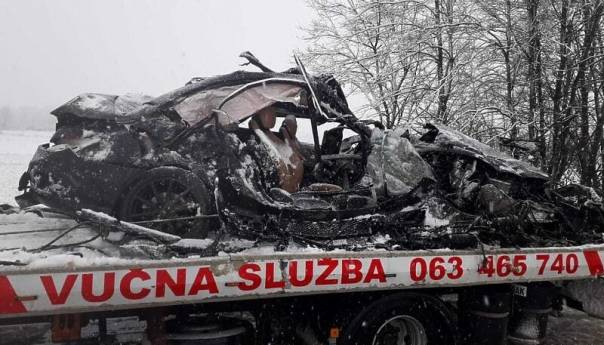 U stravičnoj nesreći u Orašju poginula dvojica mladića