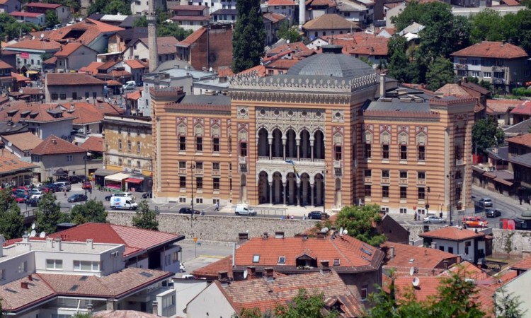 U subotu sirene u znak sjećanja na žrtve genocida u Srebrenici