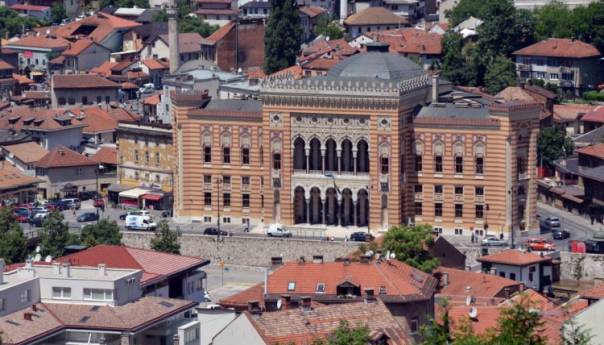 U subotu sirene u znak sjećanja na žrtve genocida u Srebrenici