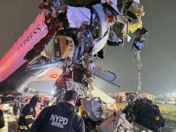 U sudaru aviona Air Canade i vatrogasnog vozila poginuli pilot i kopilot