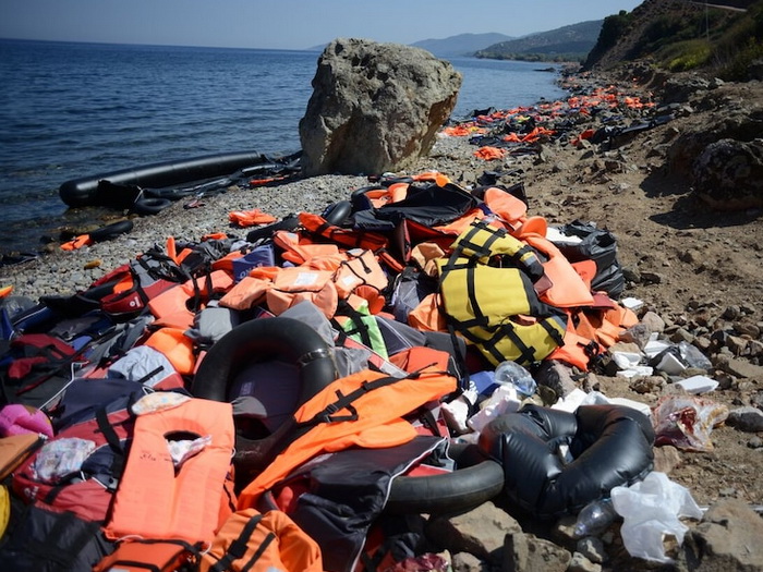 U sudaru čamca i obalne straže poginulo šest migranata, među njima i beba