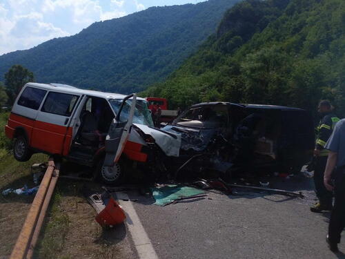 U sudaru dva kombija kod Zenice više osoba povrijeđeno
