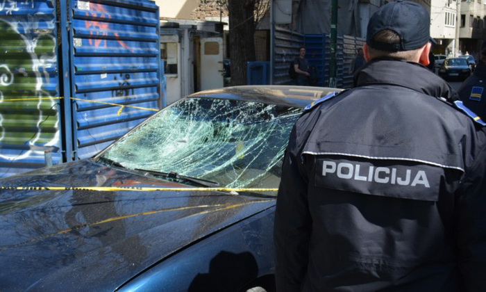 U sudaru kod Lukavca poginuo muškarac, troje povrijeđeno