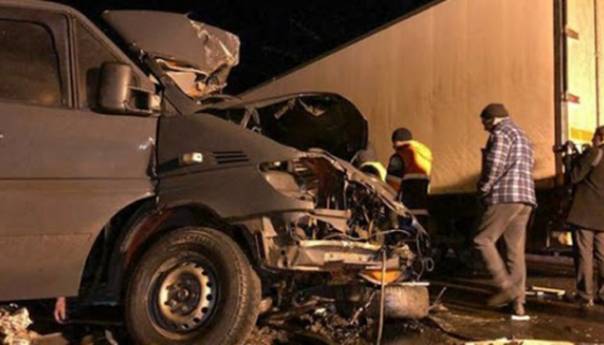 U sudaru minibusa i kamiona u Rusiji poginulo osam ljudi