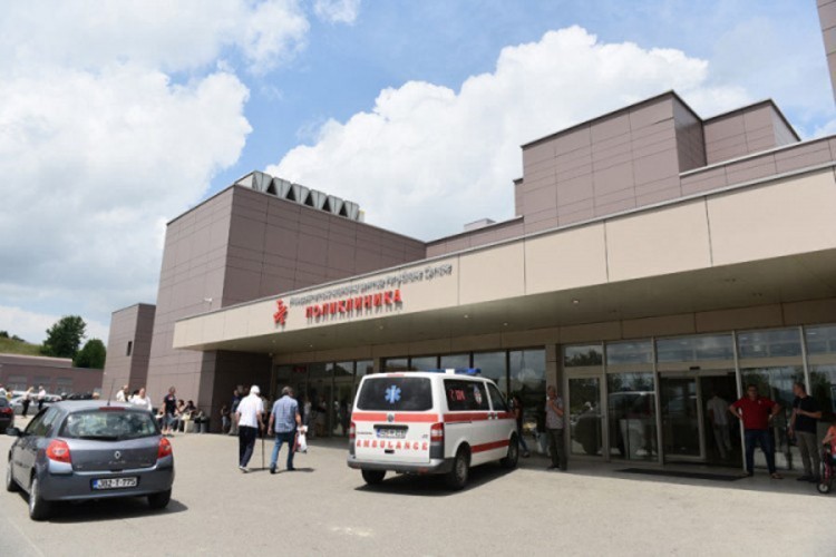 U sudaru više vozila povrijeđen pješak, prevezen u UKC RS