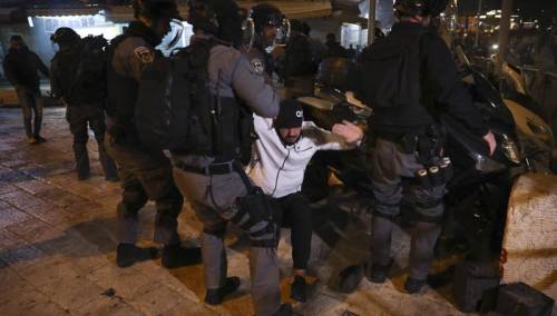 U sukobima u istočnom Jerusalemu povrijeđeno više od 100 osoba