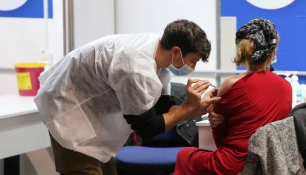 U svijetu više ljudi vakcinisano nego što je zaraženo koronavirusom