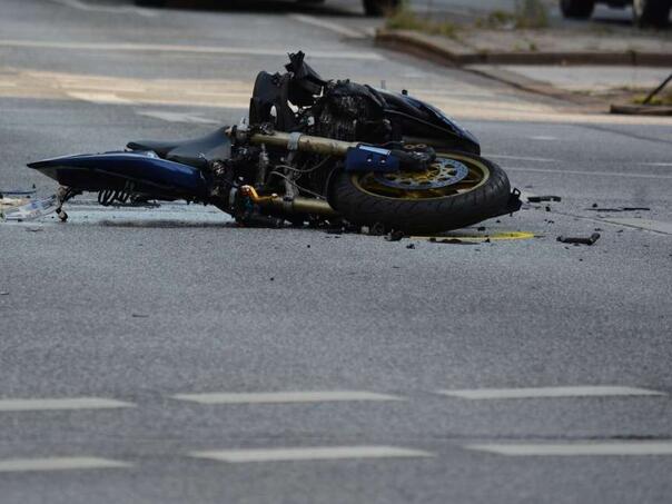 U teškoj nesreći kod Banjaluke stradao motociklista