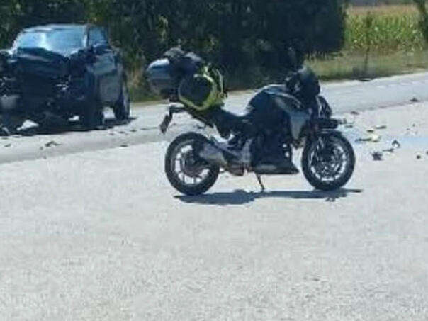 U teškoj nesreći kod Doboja poginuo motociklista