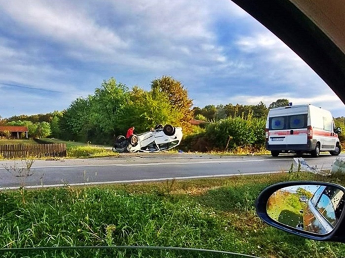 U teškoj saobraćajnoj nesreći u Ugljeviku poginula žena