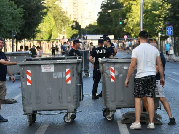 U toku hapšenje grupe studenata u Srbiji: Terete ih za napade na institucije