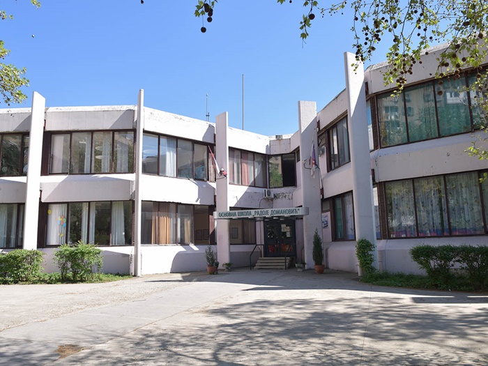 U toku provjera dojava o bombama u školama na Novom Beogradu