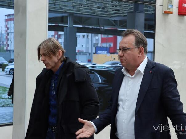 U toku sastanak SNSD-a, HDZ-a i Trojke: Dodik najavio zadnji pokušaj
