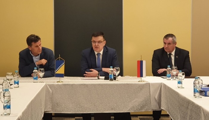 U toku sastanak Tegeltije, Novalića i Viškovića