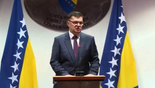 U toku sastanak Tegeltije sa Nelsonom, Fieldom i Sattlerom