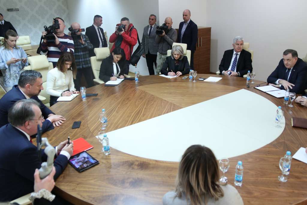 U toku sastanak vladajuće koalicije na državnom nivou