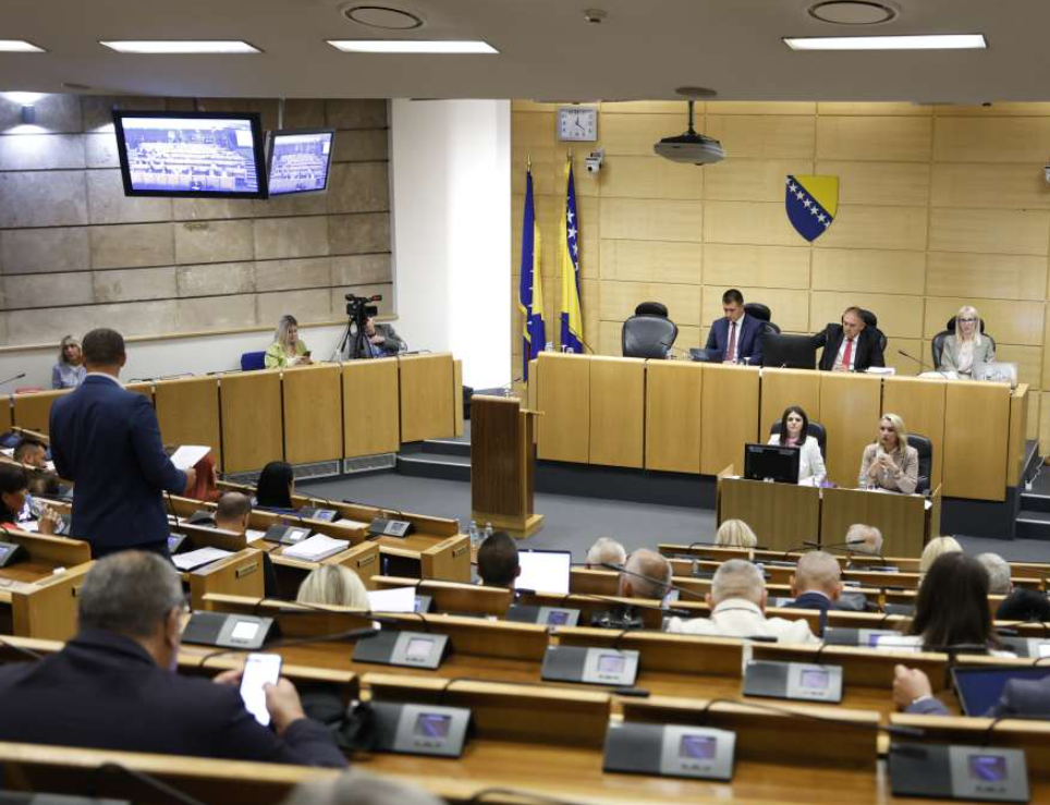 U toku sjednica Doma naroda Parlamenta FBiH, prva nakon ljetne pauze