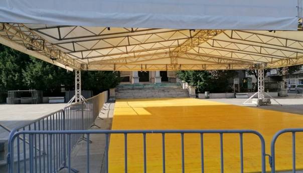 U toku uređenje platoa ispred Narodnog pozorišta za SFF