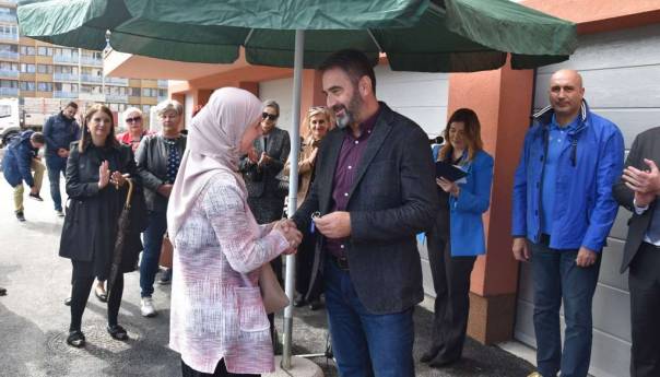 U trajno vlasništvo predato 68 stanova pripadnicima boračke populacije