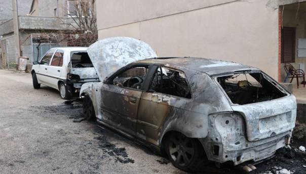 U Trebinju izgorio automobil policijskog službenika