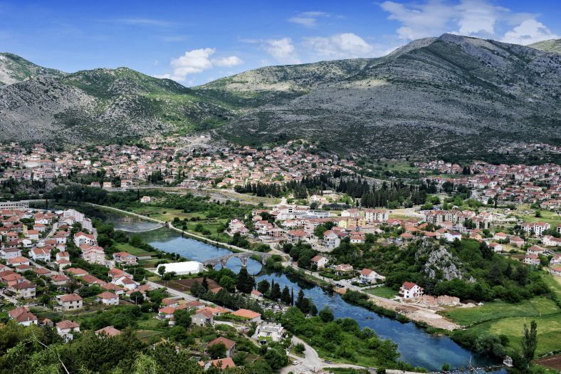 U Trebinju navodno pretučena djevojka