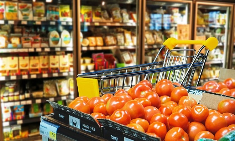 U trgovinama prehrambenih proizvoda promet u aprilu pao za 23 posto