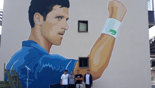 U Trnovu mural Novaka Đokovića visok osam metara