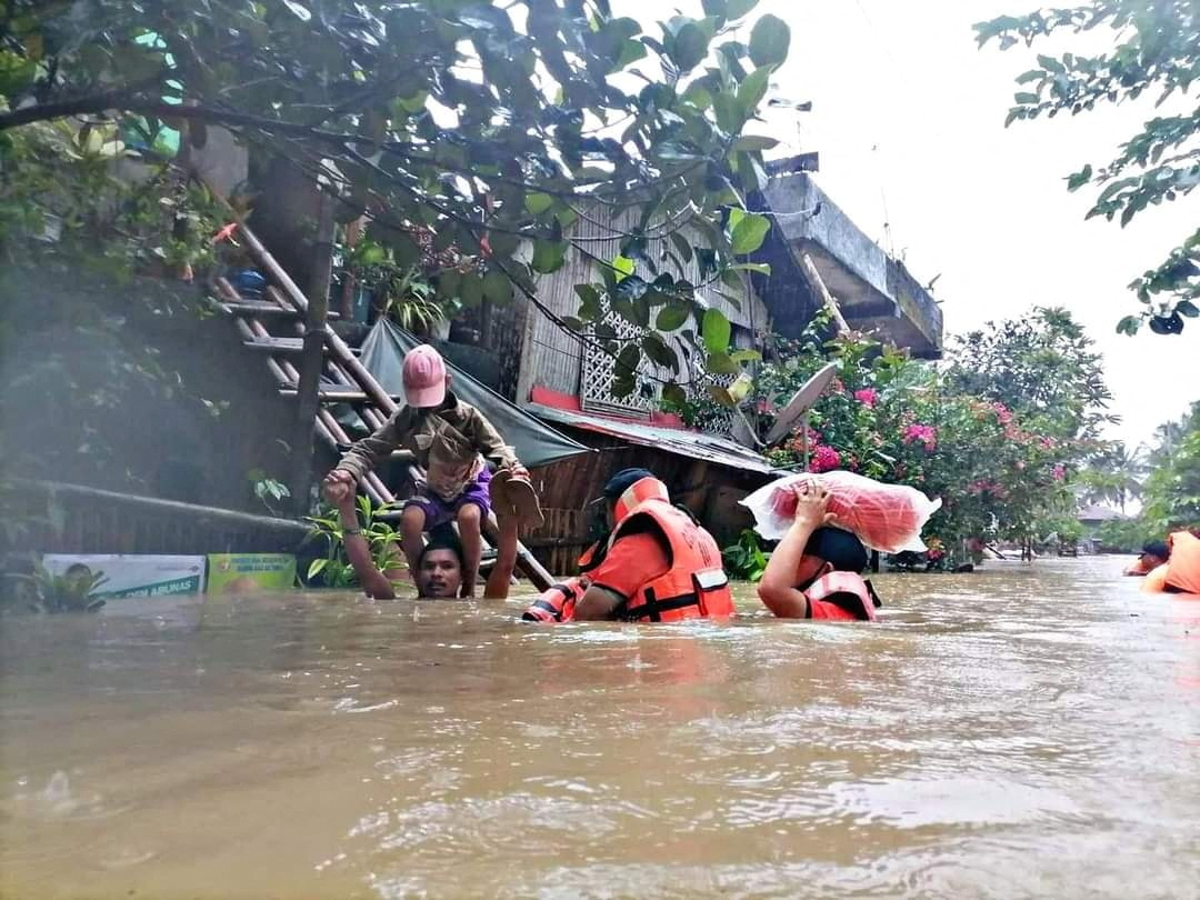 U tropskoj oluji na Filipinima poginulo najmanje 138 ljudi