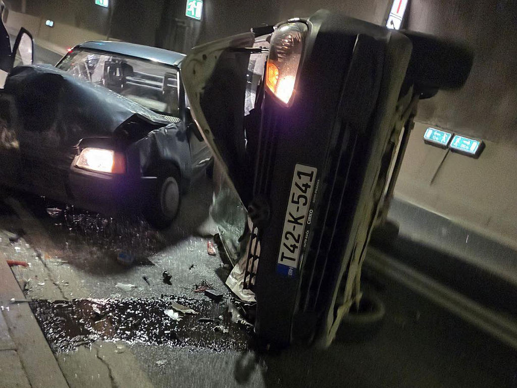 U tunelu Vranduk se sudarila četiri vozila, saobraćaj obustavljen