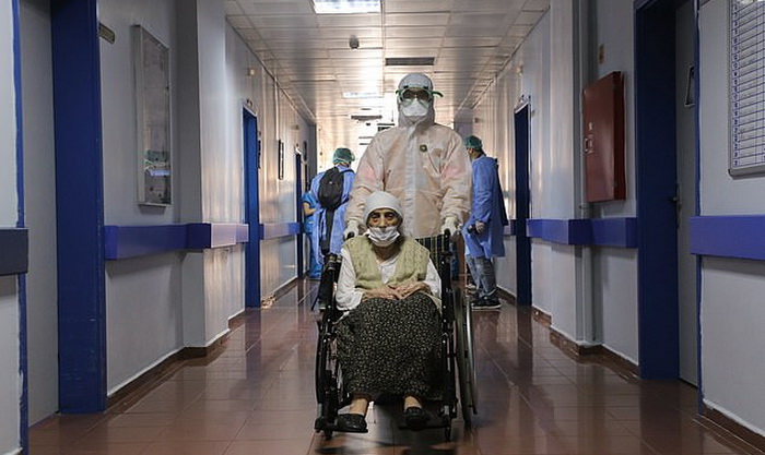 U Turskoj korona virus pobijedila 107-godišnja starica